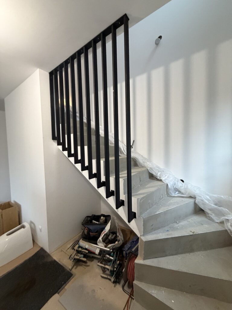 Un claustra vertical le long de l’escalier
